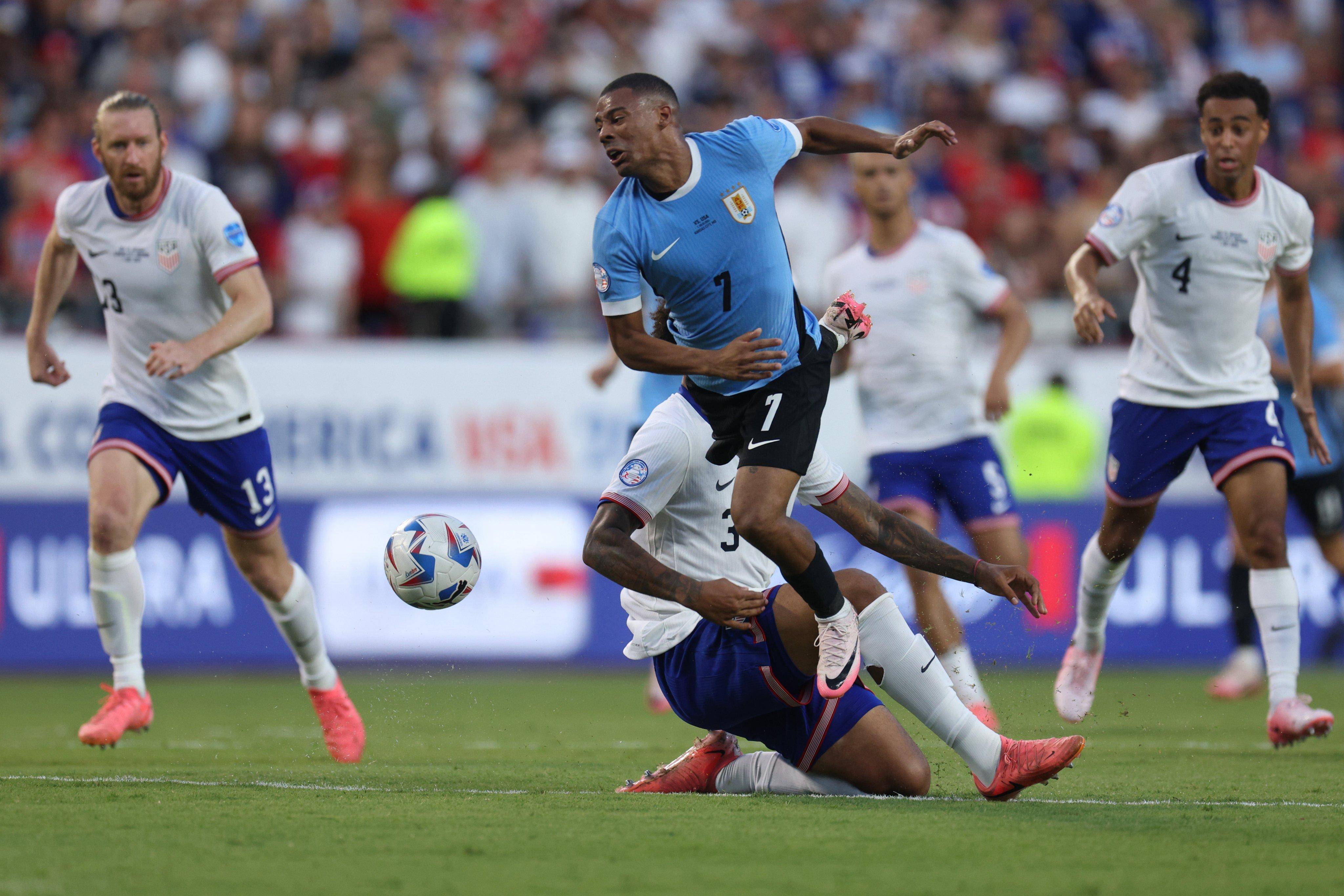 开云体育app-美洲杯场外新闻不断，话题热度爆表的简单介绍