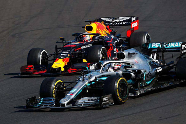 梅赛德斯完胜红牛二队,塞恩斯带队取胜 梅赛德斯完胜红牛二队,塞恩斯带队取胜